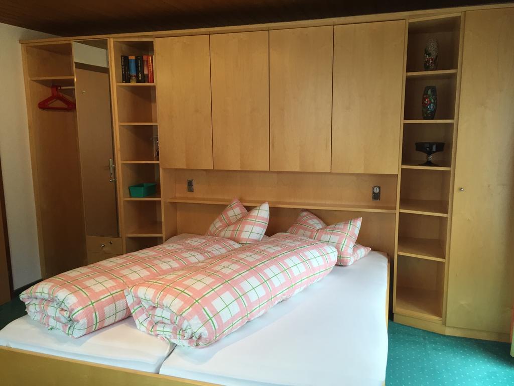 Haus-Nummer 355 Bei Renate & Roland Pfunds Bagian luar foto