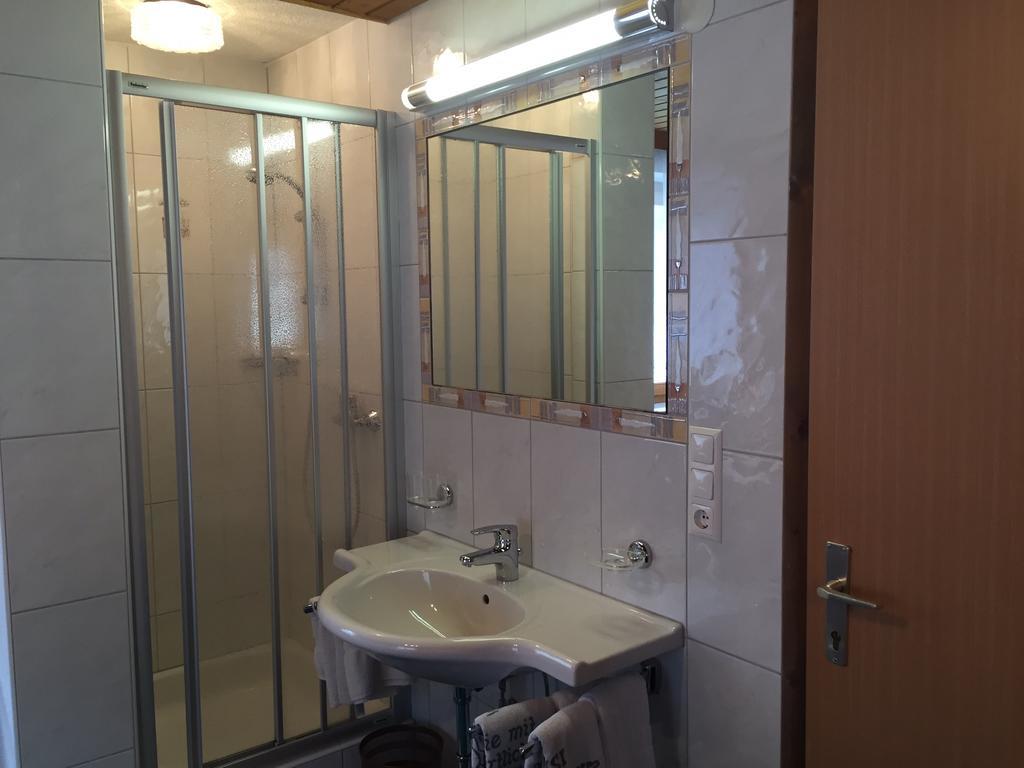 Haus-Nummer 355 Bei Renate & Roland Pfunds Bagian luar foto