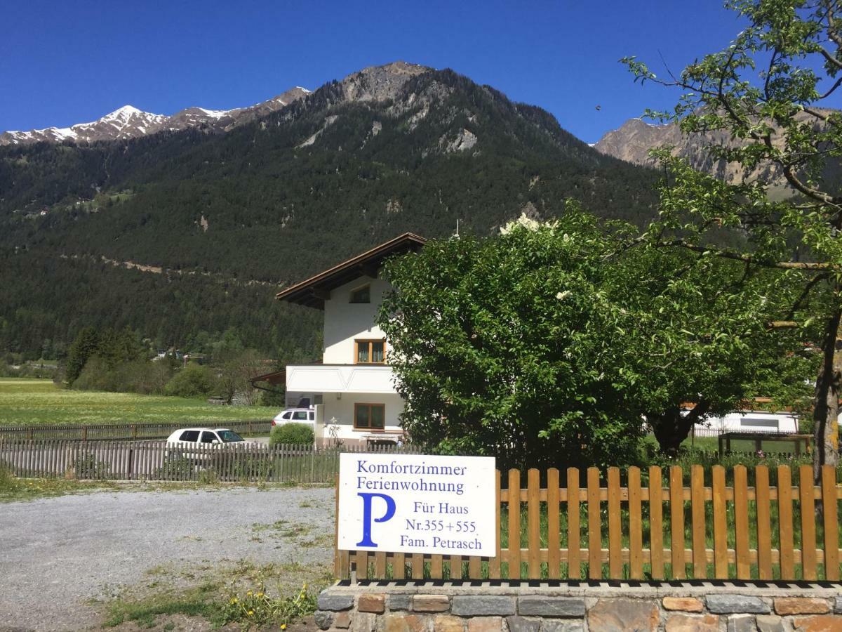 Haus-Nummer 355 Bei Renate & Roland Pfunds Bagian luar foto