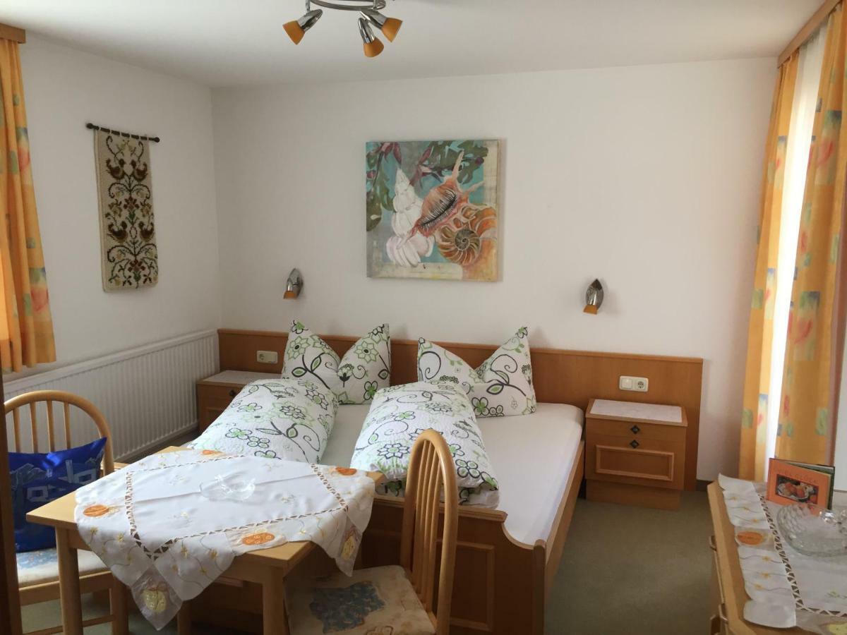 Haus-Nummer 355 Bei Renate & Roland Pfunds Bagian luar foto